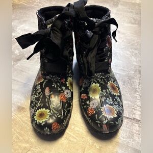 Sperry Black Floral Lace-Up Boots - Youth Big Kid Size 5